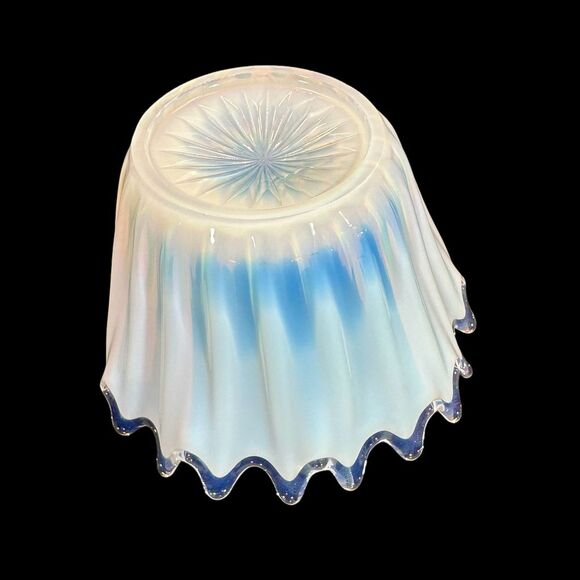 Fostoria Heirloom Opalescent Glass Mid-Century Modern Handkerchief Bowl - Picture 8 of 9